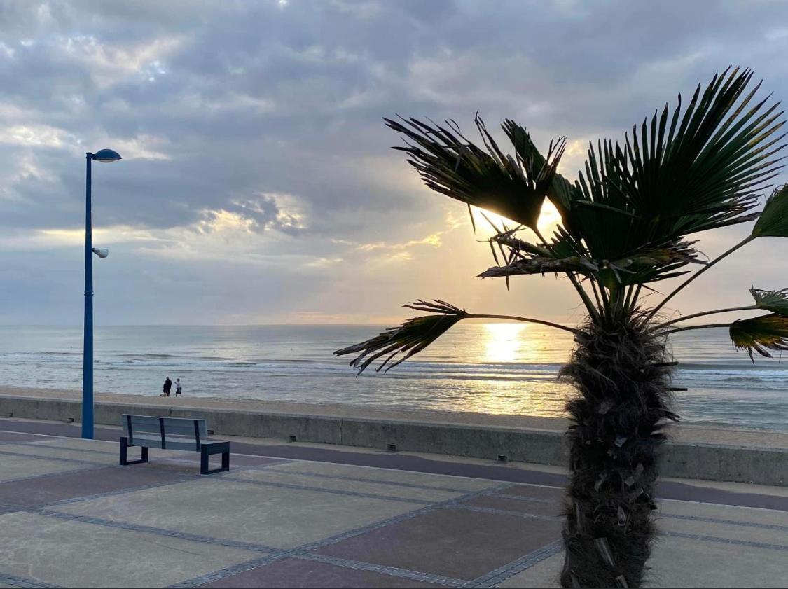 Lesparisnormands - Magnifique Vue Mer - Centre Et Plage Villers-sur-Mer Exterior photo