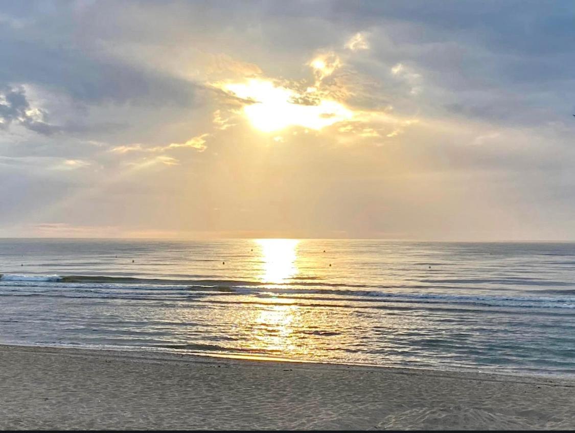 Lesparisnormands - Magnifique Vue Mer - Centre Et Plage Villers-sur-Mer Exterior photo